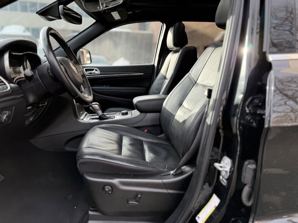 Used 2022 Jeep Grand Cherokee Limited w/ Tech Group image 14