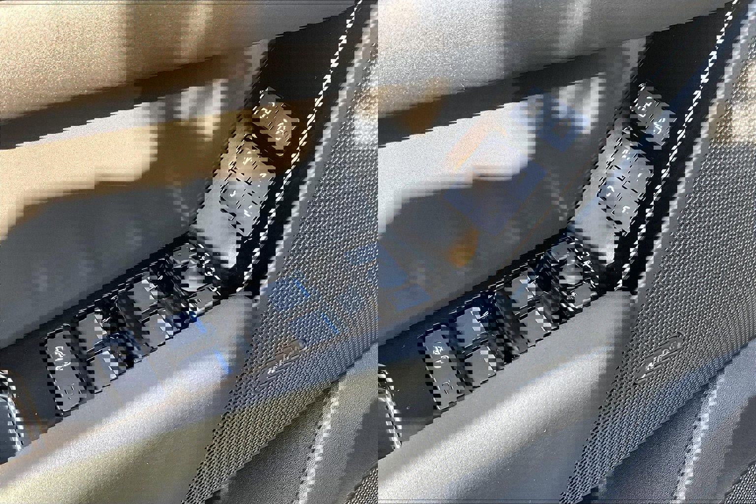 New 2026 Land Rover Range Rover Velar S image 20