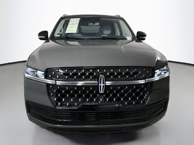 Used 2025 Lincoln Navigator L Black Label AWD/4WD image 2