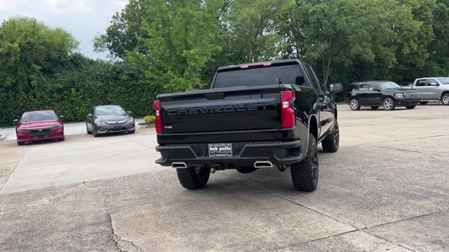 Used 2023 Chevrolet Silverado 1500 Custom Trail Boss w/ LPO, Dark Essentials Package AWD/4WD image 9