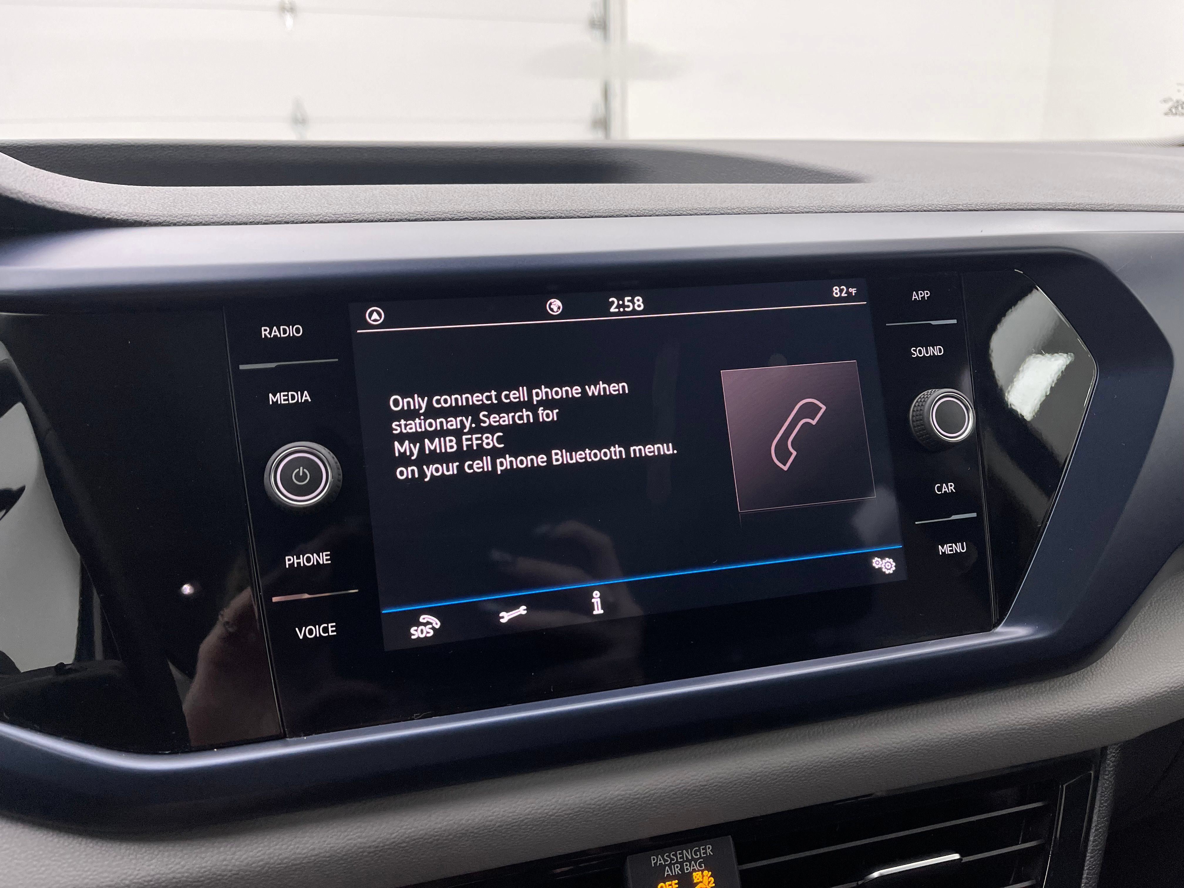 Used 2022 Volkswagen Taos SE w/ Panoramic Sunroof Package FWD image 23