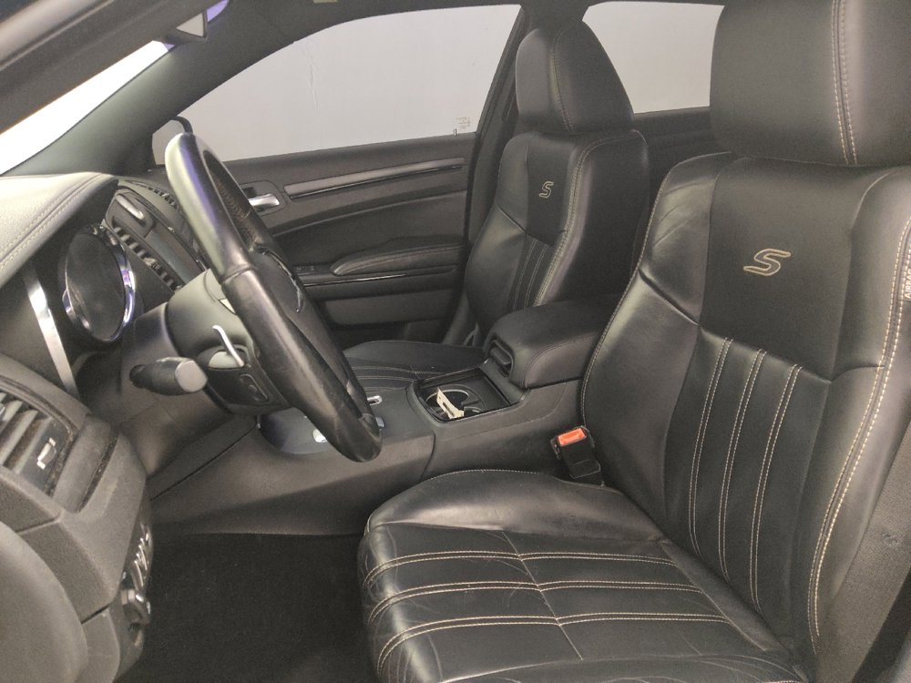 Used 2013 Chrysler 300 S image 17