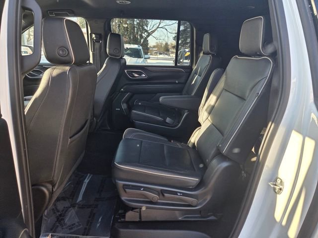 Used 2023 Chevrolet Suburban Premier image 17