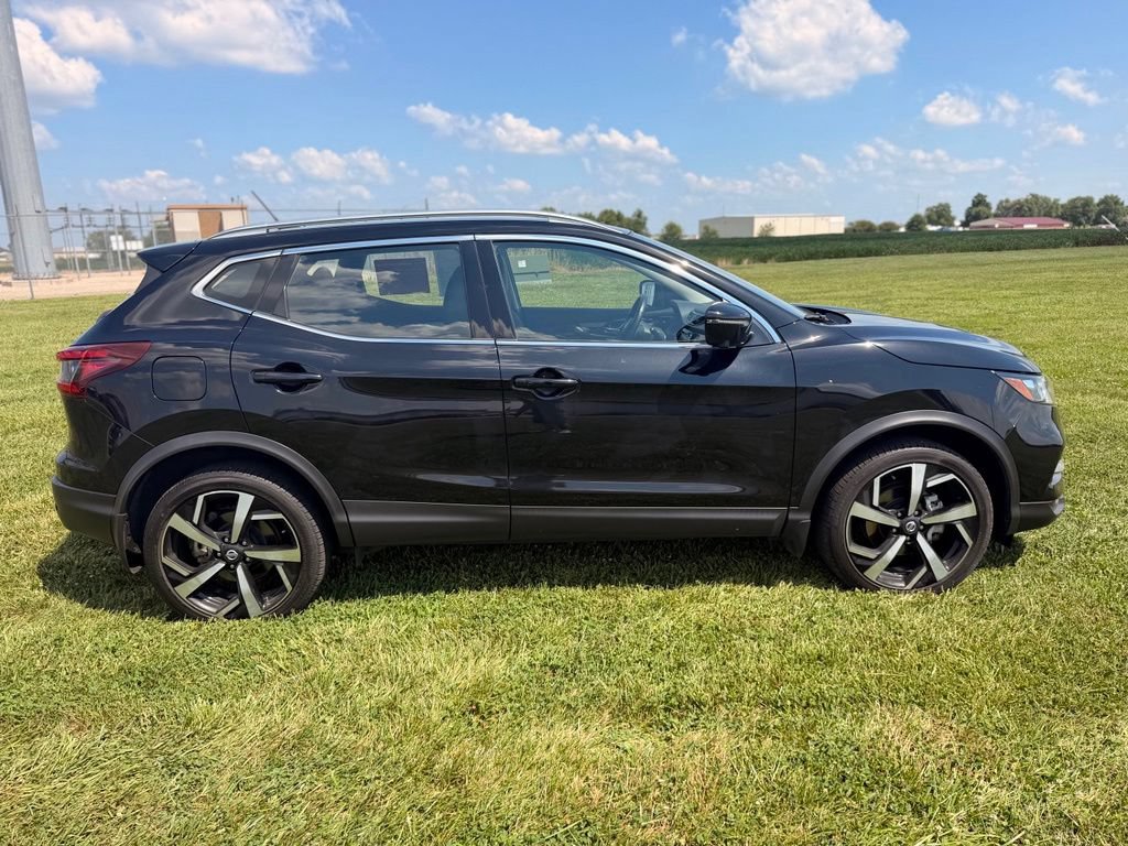 Certified 2022 Nissan Rogue Sport SL AWD/4WD image 4