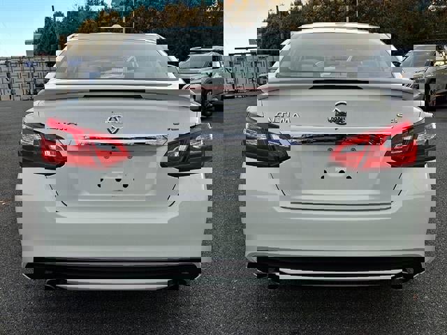 Used 2017 Nissan Altima 2.5 SL w/ 2.5 Technology Package image 5