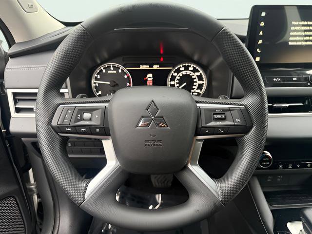 New 2026 Mitsubishi Outlander ES image 15