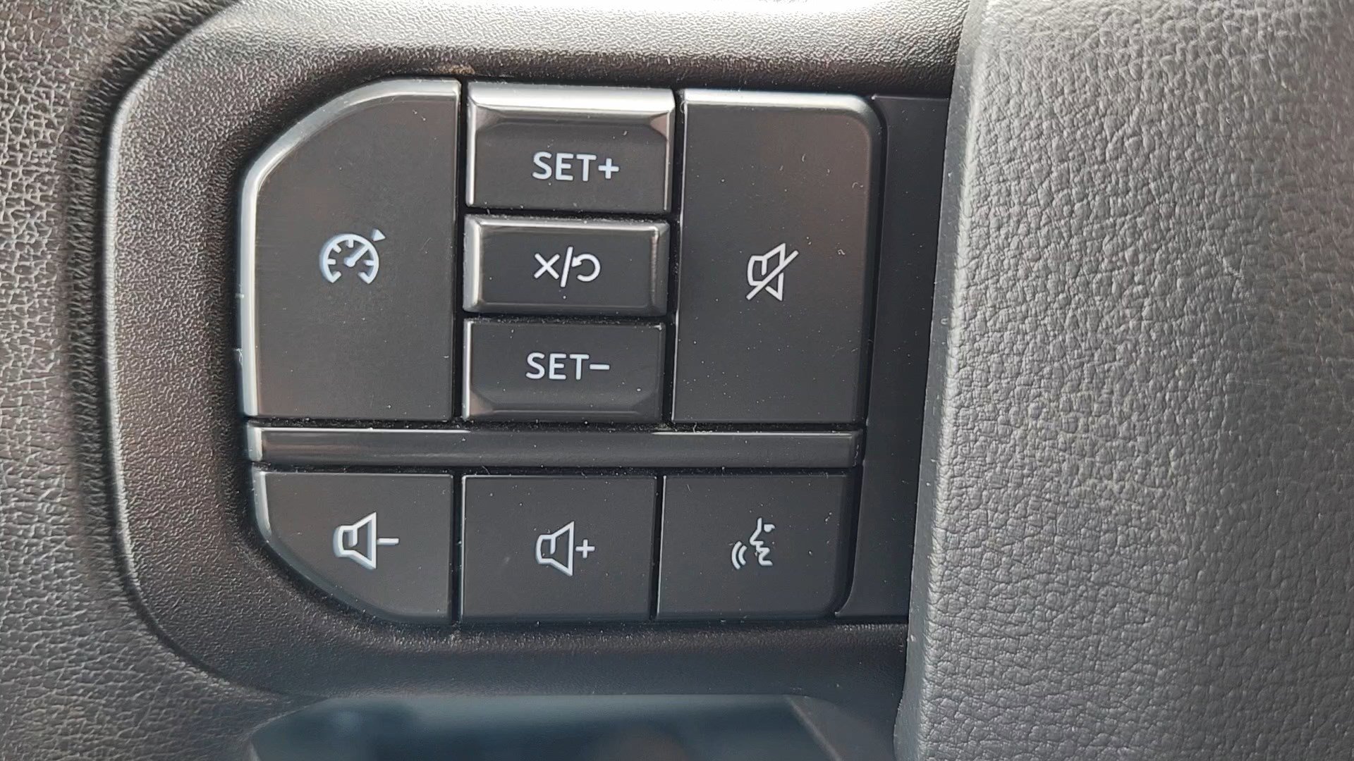Used 2023 Ford F350 XLT w/ 360-Degree Camera Package AWD/4WD image 12