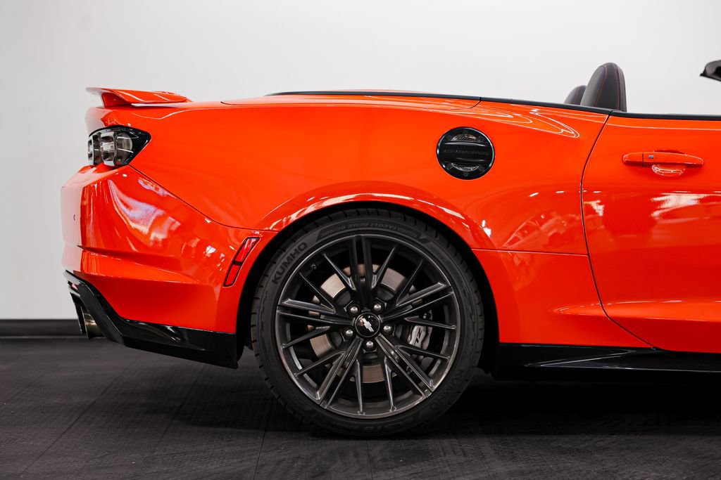 Used 2019 Chevrolet Camaro ZL1 RWD image 19