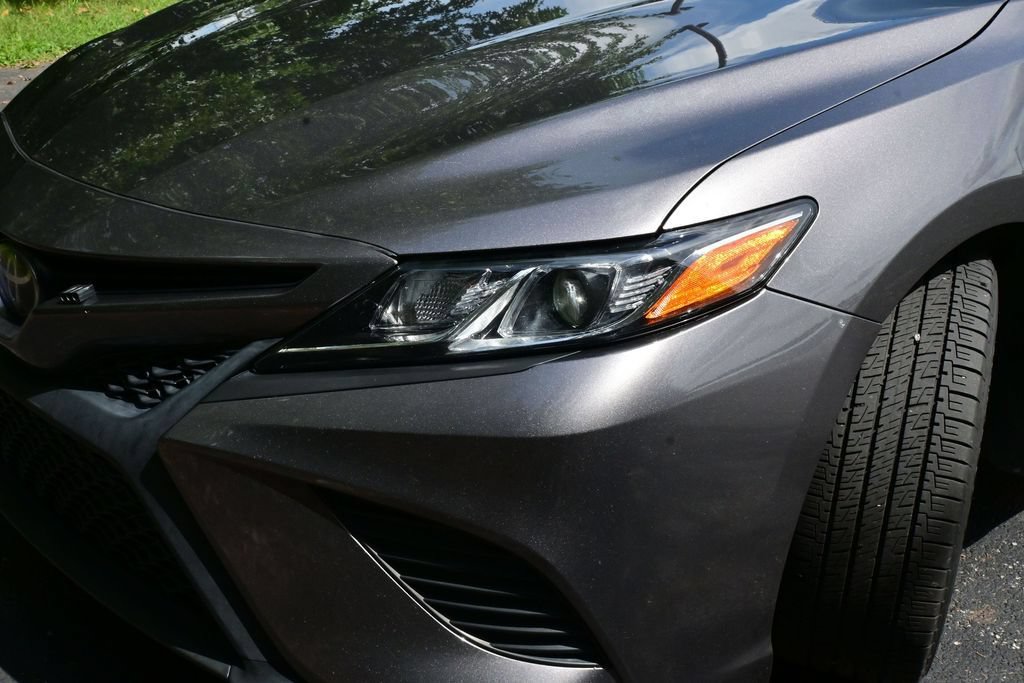Used 2018 Toyota Camry SE w/ Moonroof Package FWD image 46