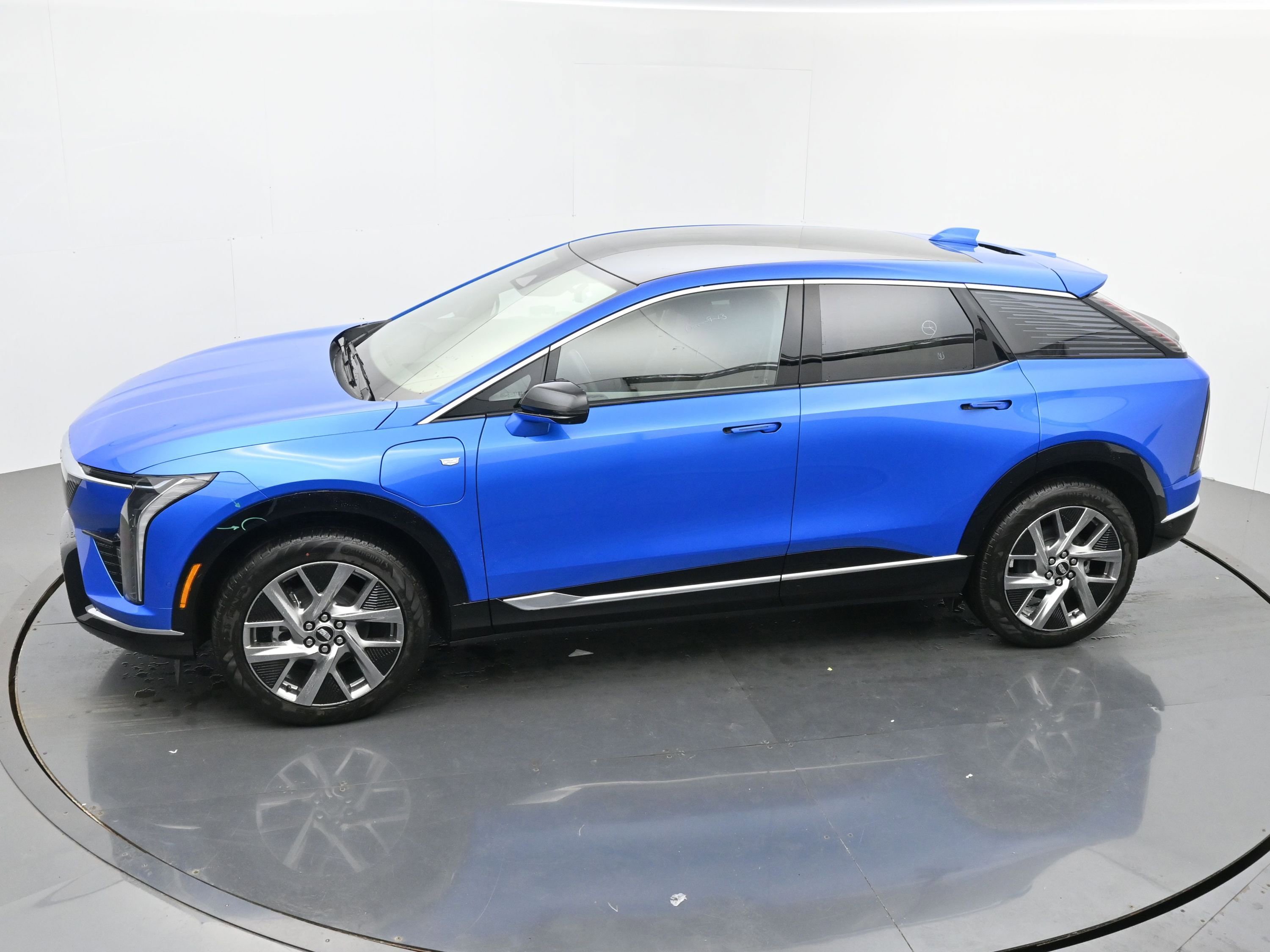 New 2026 Cadillac Optiq Luxury 2 AWD/4WD image 25