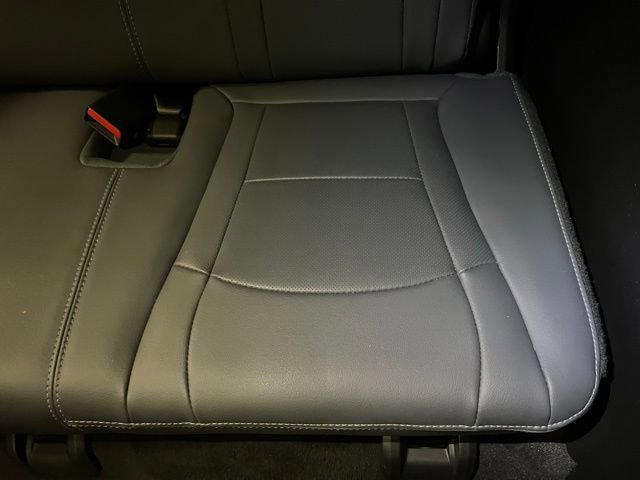 Used 2023 Buick Enclave Essence w/ Experience Buick Package image 21