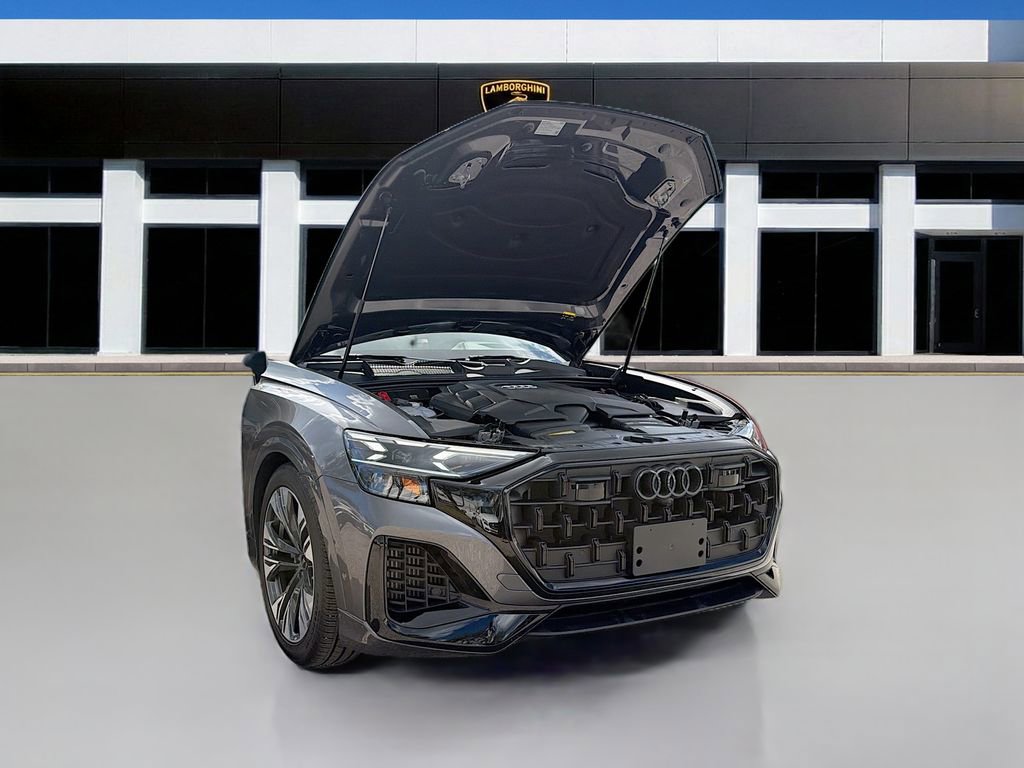 Used 2025 Audi Q8 Prestige image 9
