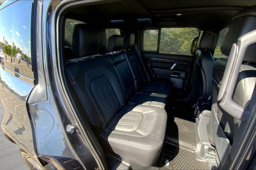 Used 2021 Land Rover Defender 110 X-Dynamic HSE AWD/4WD image 25