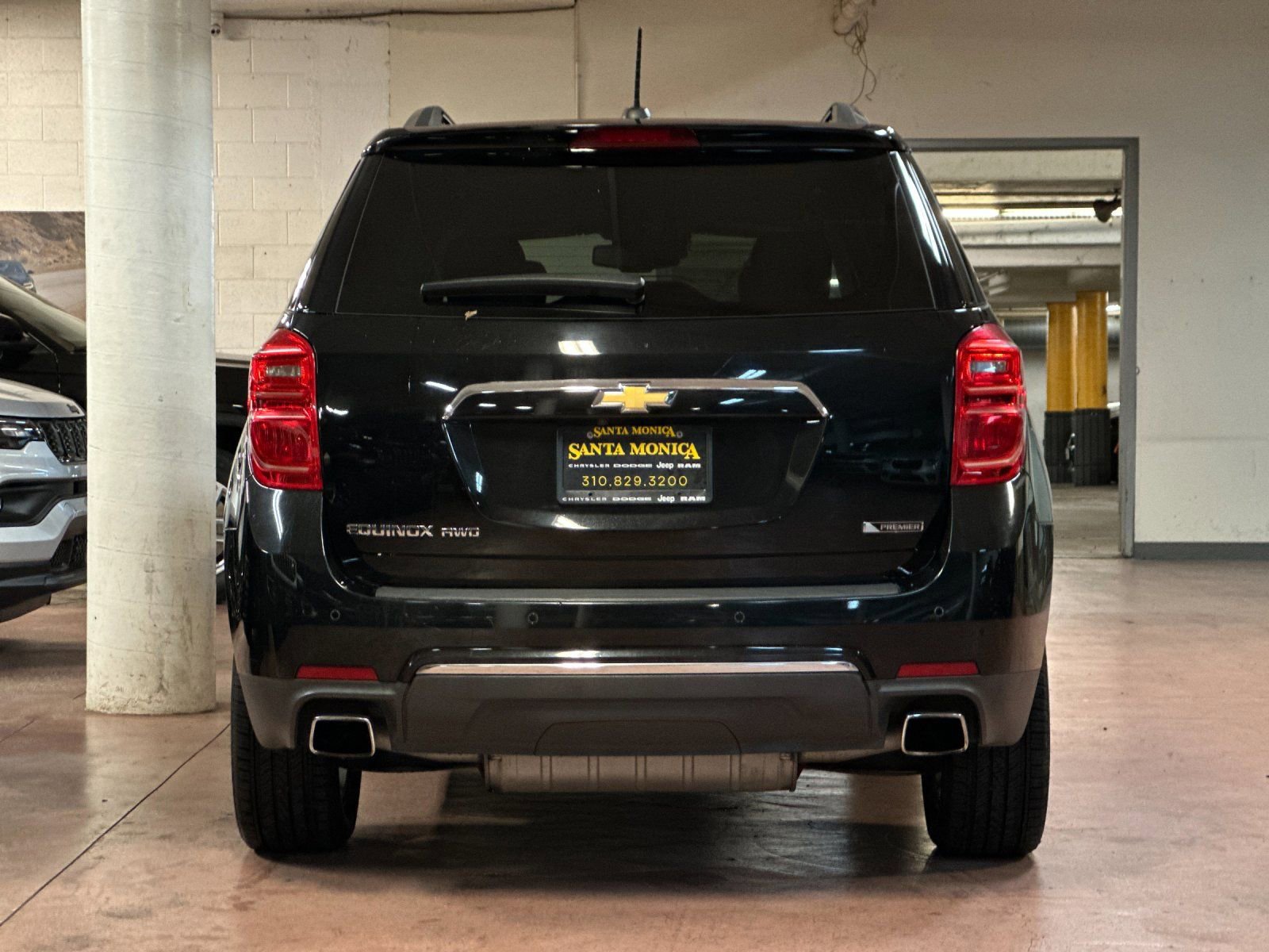 Used 2017 Chevrolet Equinox Premier w/ Enhanced Convenience Package image 4