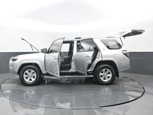 Used 2022 Toyota 4Runner SR5 RWD image 34