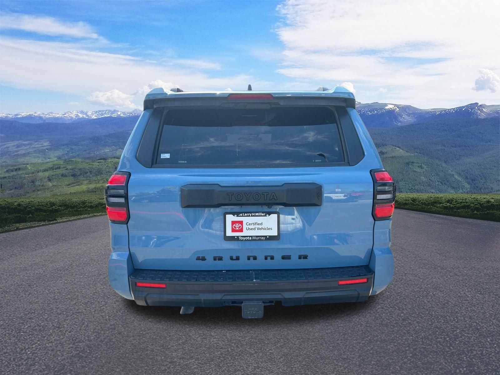 Used 2025 Toyota 4Runner SR5 AWD/4WD image 4
