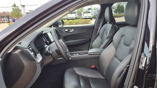 Used 2025 Volvo XC60 B5 Core image 14