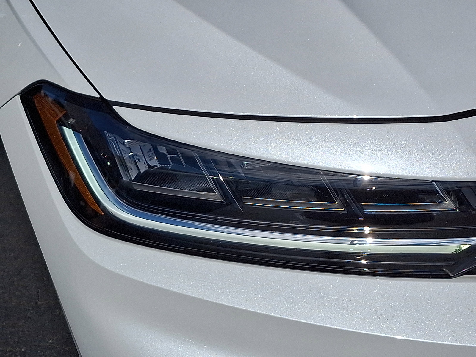 Certified 2025 Volkswagen Jetta SEL image 9