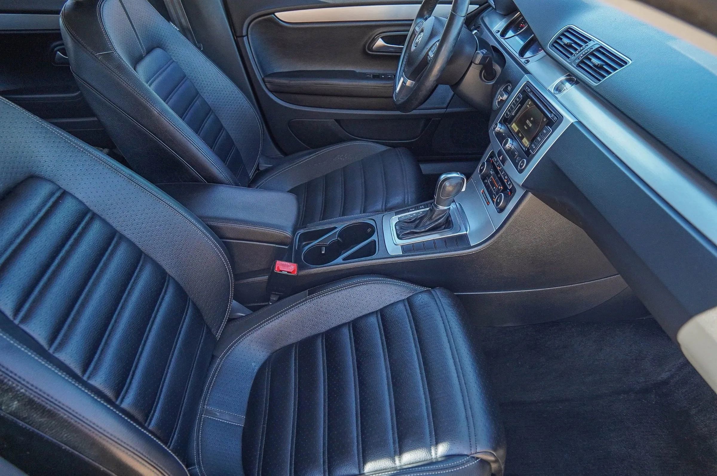 Used 2012 Volkswagen CC Lux Limited image 35