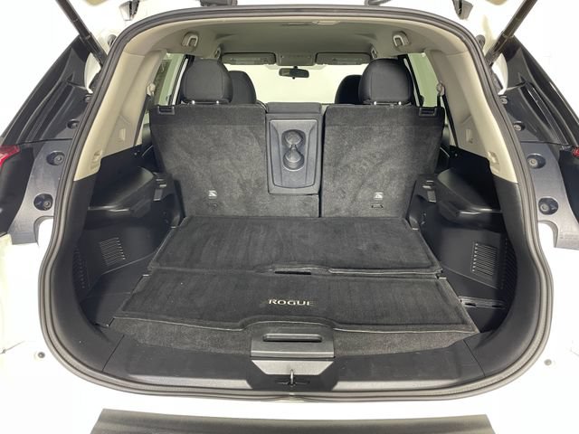 Used 2018 Nissan Rogue SV AWD/4WD image 17