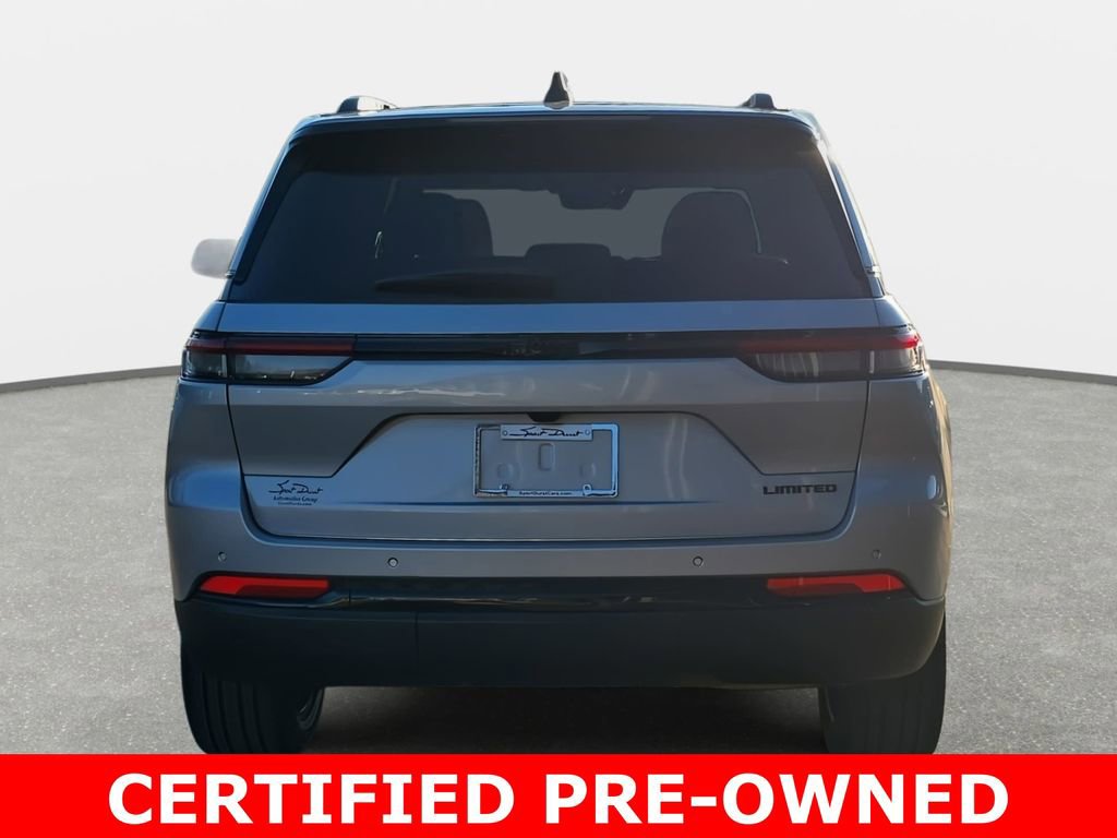 Used 2025 Jeep Grand Cherokee Limited w/ Black Appearance Package image 6