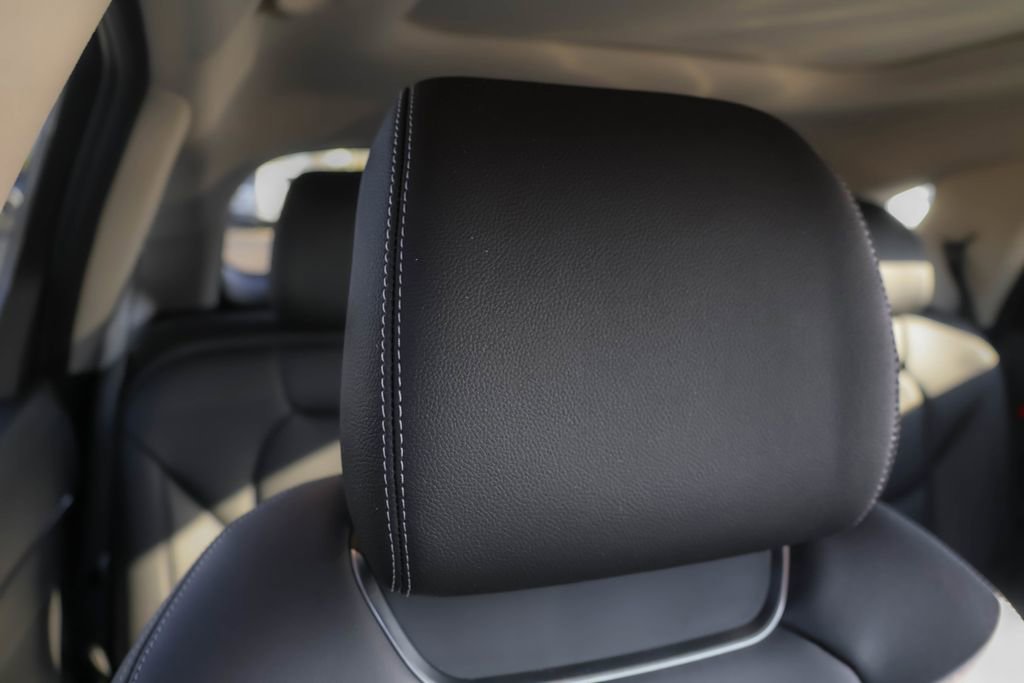 Used 2026 Genesis GV70 2.5T Select image 41