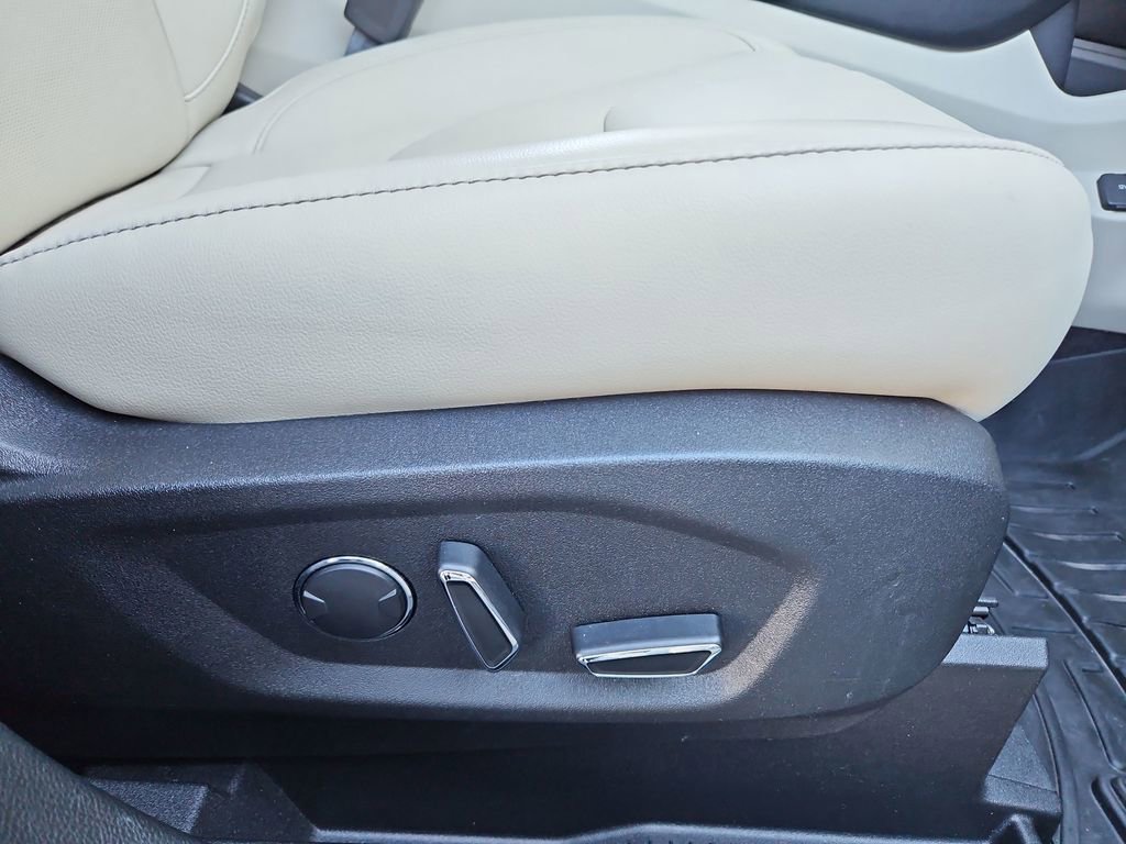 Used 2019 Ford Edge Titanium w/ Equipment Group 301A image 26