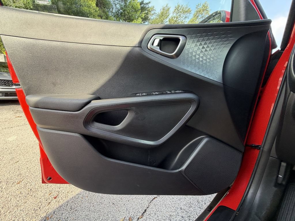Certified 2022 Kia Soul S FWD image 20