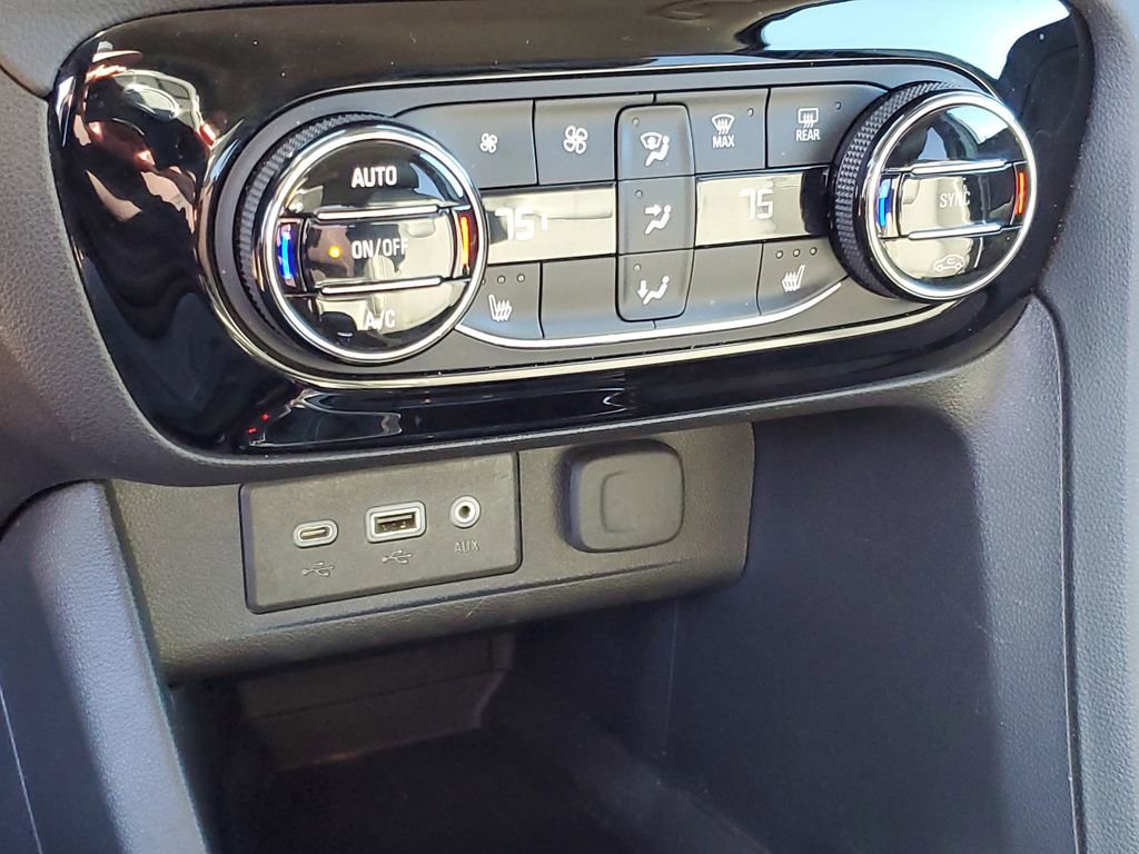 Used 2023 Buick Encore GX Select FWD image 18