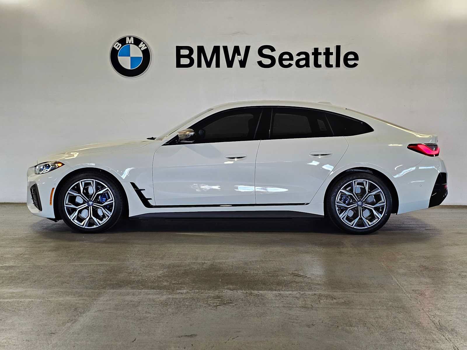 Used 2023 BMW i4 M50 AWD/4WD image 3