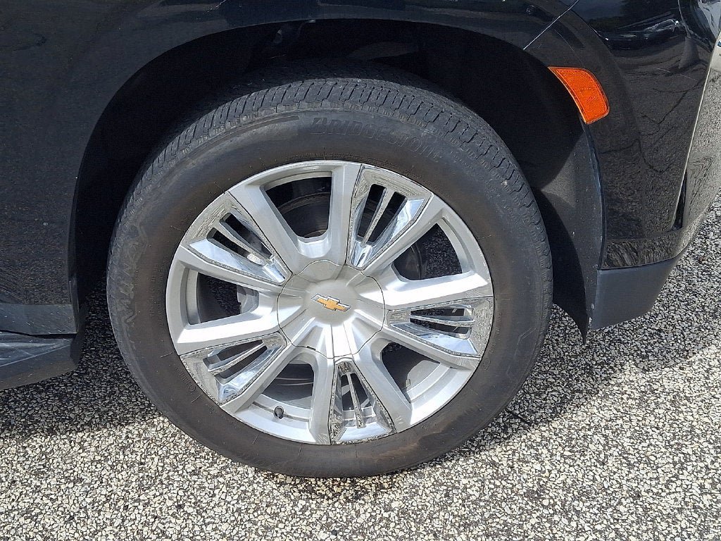 Certified 2023 Chevrolet Suburban High Country AWD/4WD image 10