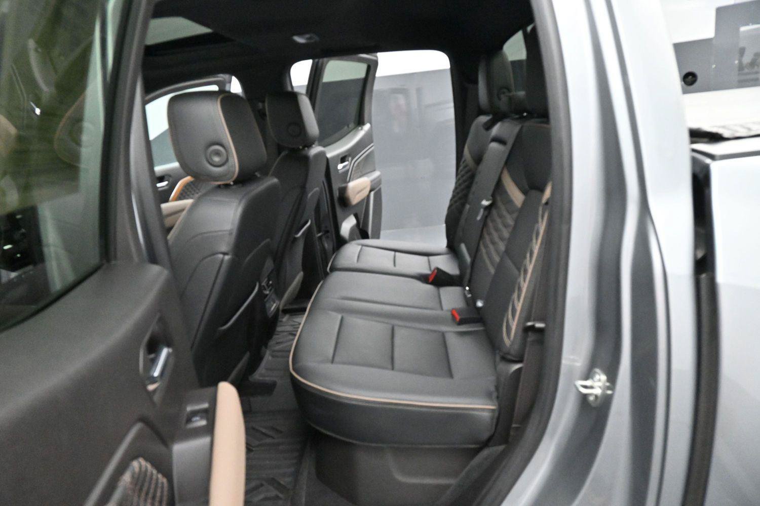 Used 2023 GMC Canyon Denali AWD/4WD image 29