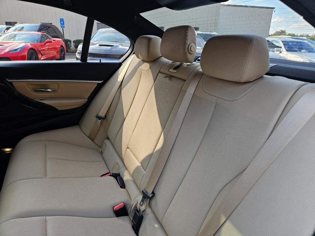 Used 2018 BMW 330i xDrive Sedan w/ Premium Package AWD/4WD image 23