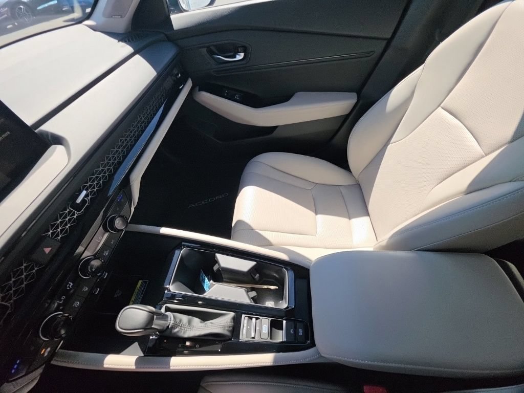 Used 2024 Honda Accord Touring image 24