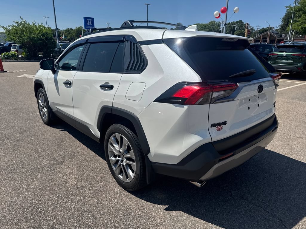 Used 2022 Toyota RAV4 Limited AWD/4WD image 5