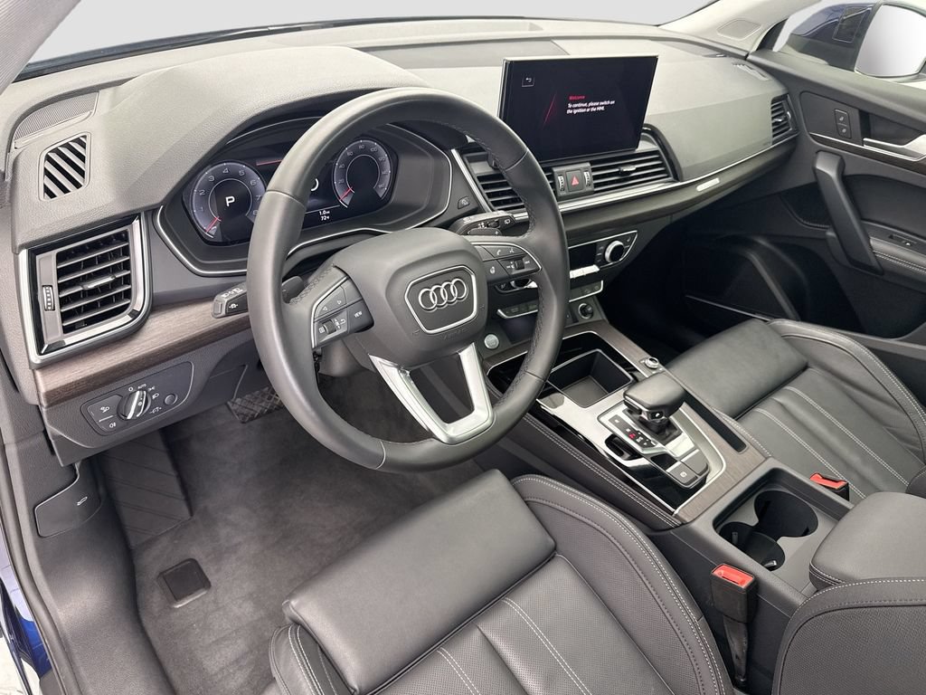 Certified 2025 Audi Q5 2.0T Premium Plus w/ Premium Plus Package AWD/4WD image 9