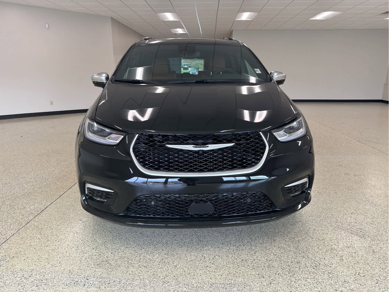 New 2026 Chrysler Pacifica Pinnacle FWD image 2