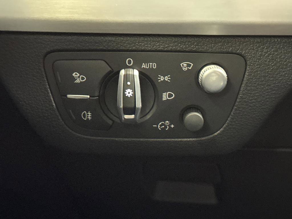 Used 2023 Audi Q5 e Prestige w/ Prestige Package image 25