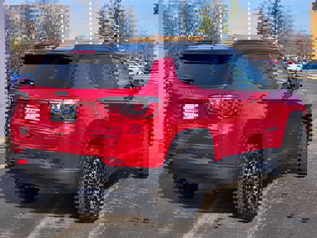 Used 2025 Jeep Compass Trailhawk image 12