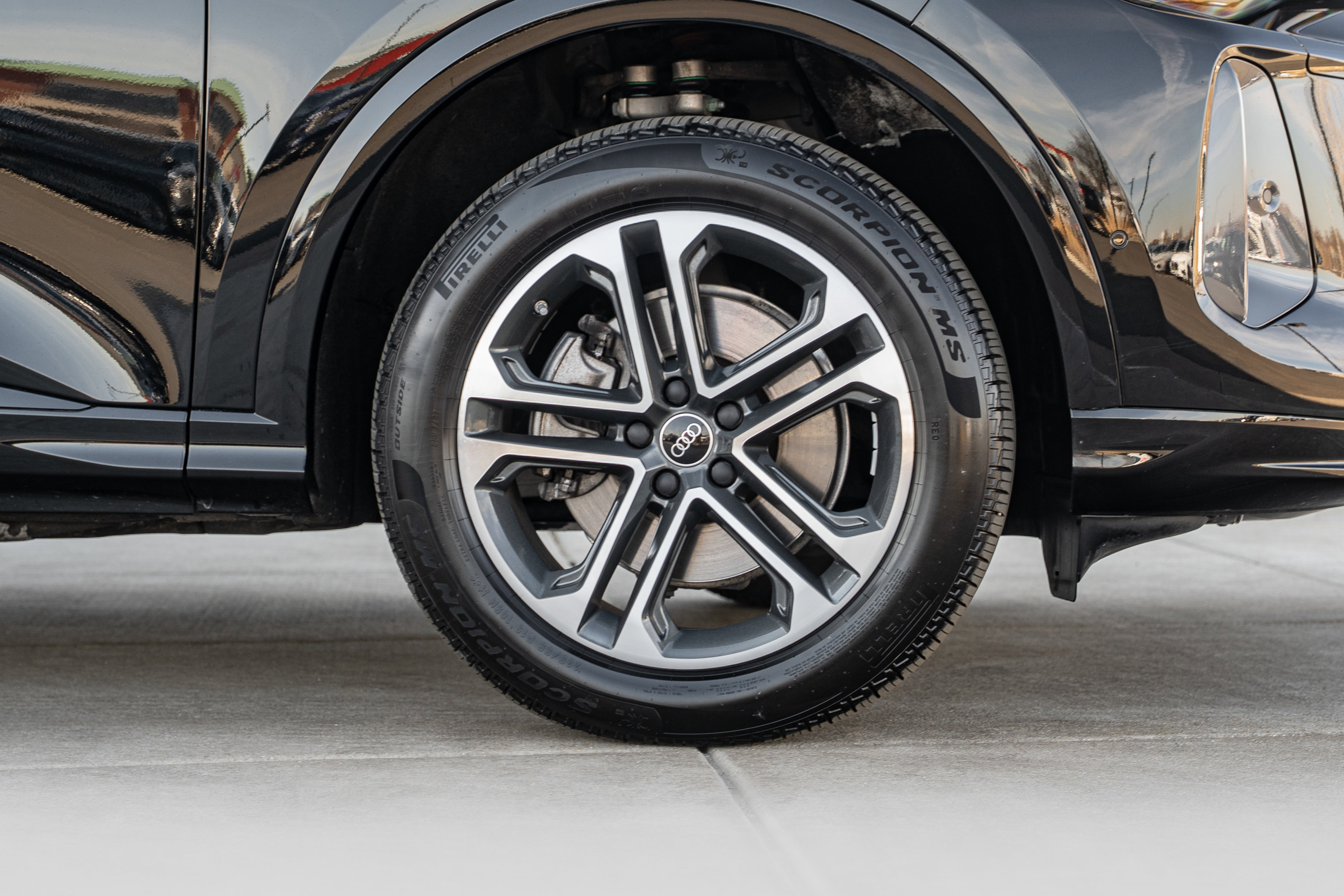 Certified 2025 Audi Q5 Premium w/ Convenience Package image 31