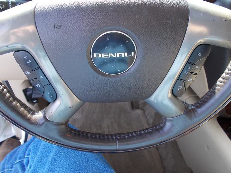 Used 2010 GMC Yukon Denali image 31