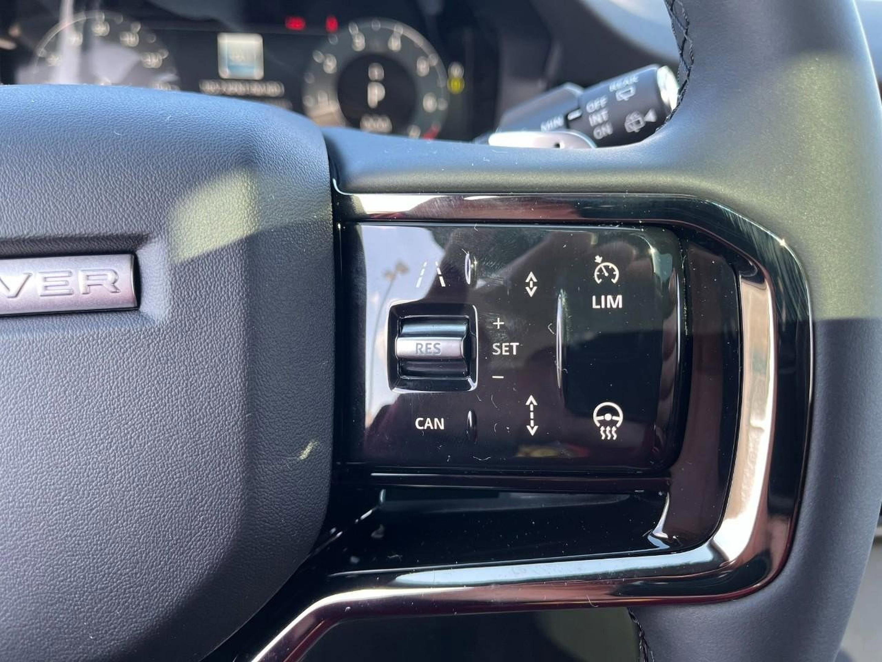 New 2026 Land Rover Range Rover Evoque Dynamic SE image 18