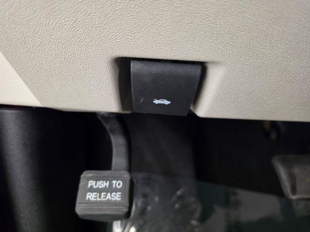 Used 2018 Dodge Grand Caravan SXT FWD image 16