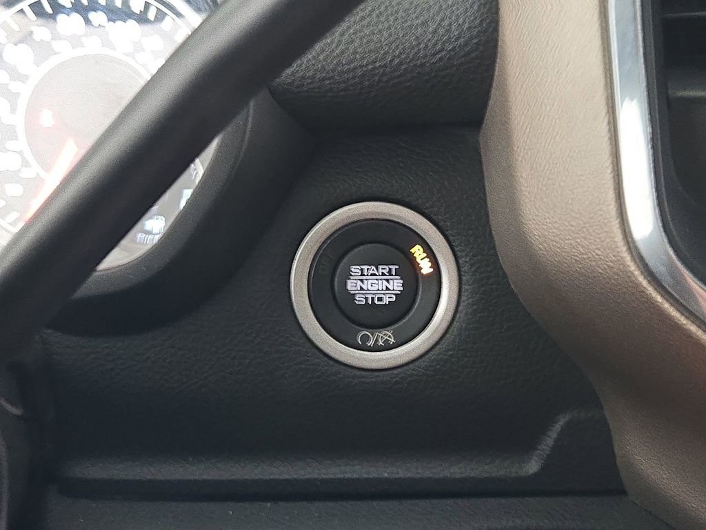 Used 2024 RAM 2500 Laramie AWD/4WD image 23