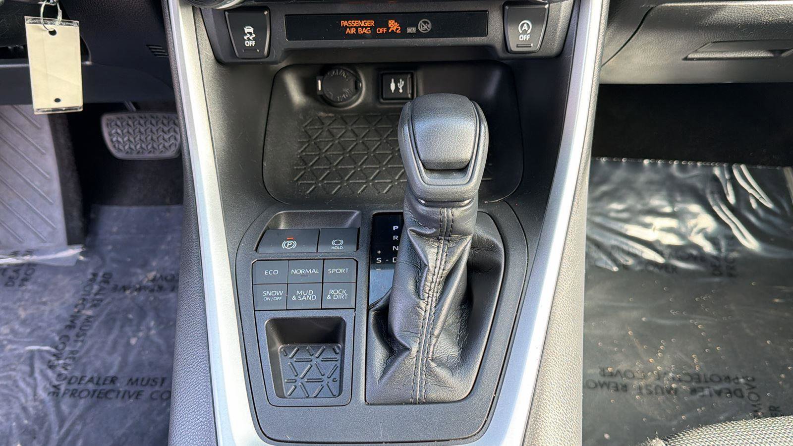 Used 2019 Toyota RAV4 LE image 19