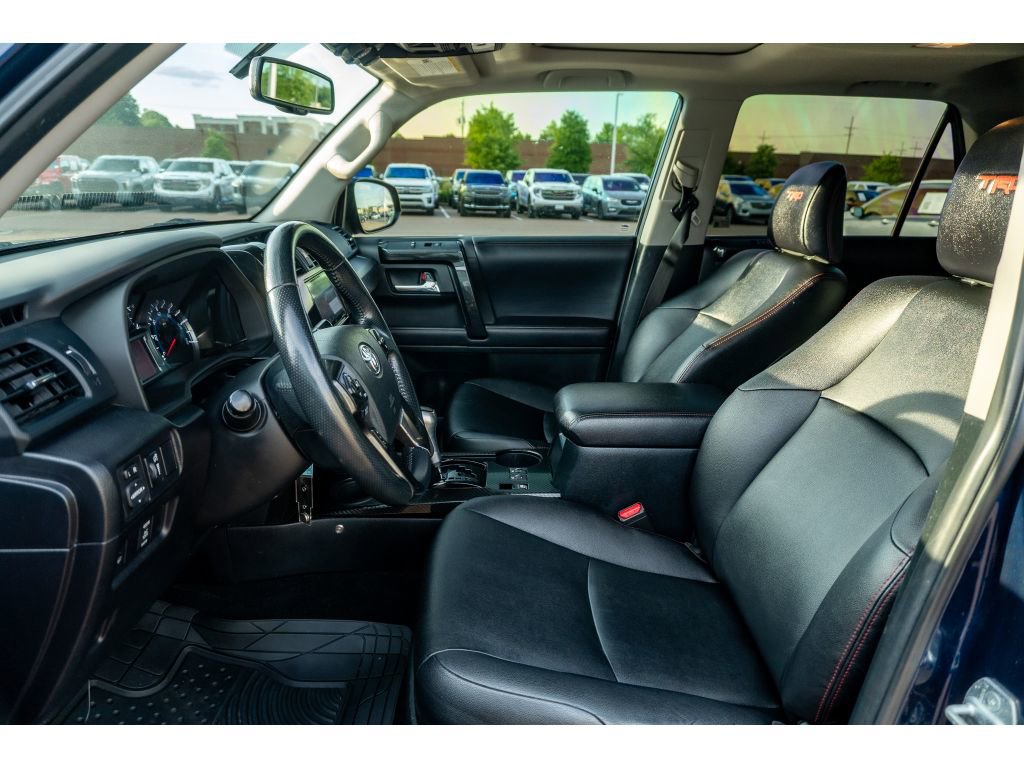 Used 2018 Toyota 4Runner TRD Off-Road Premium AWD/4WD image 12