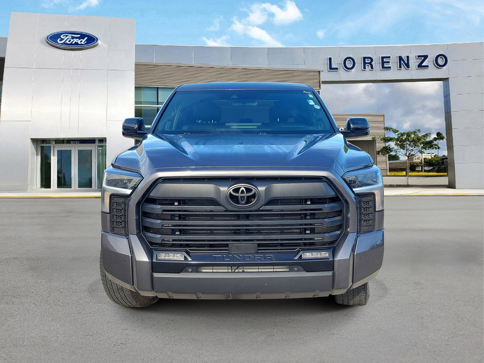 Used 2025 Toyota Tundra Limited w/ Nightshade Package AWD/4WD image 2