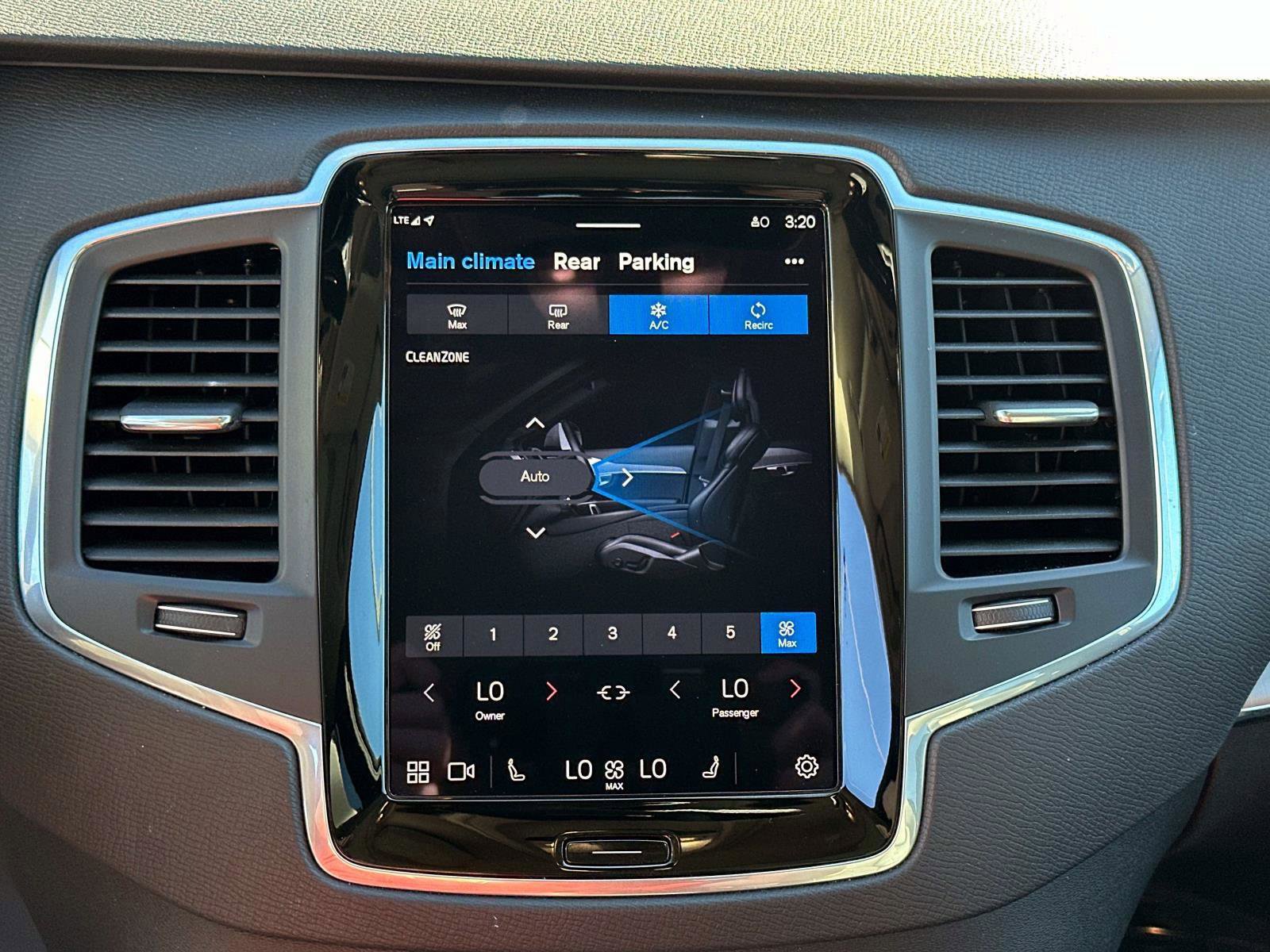 Certified 2025 Volvo XC90 B5 Core image 21