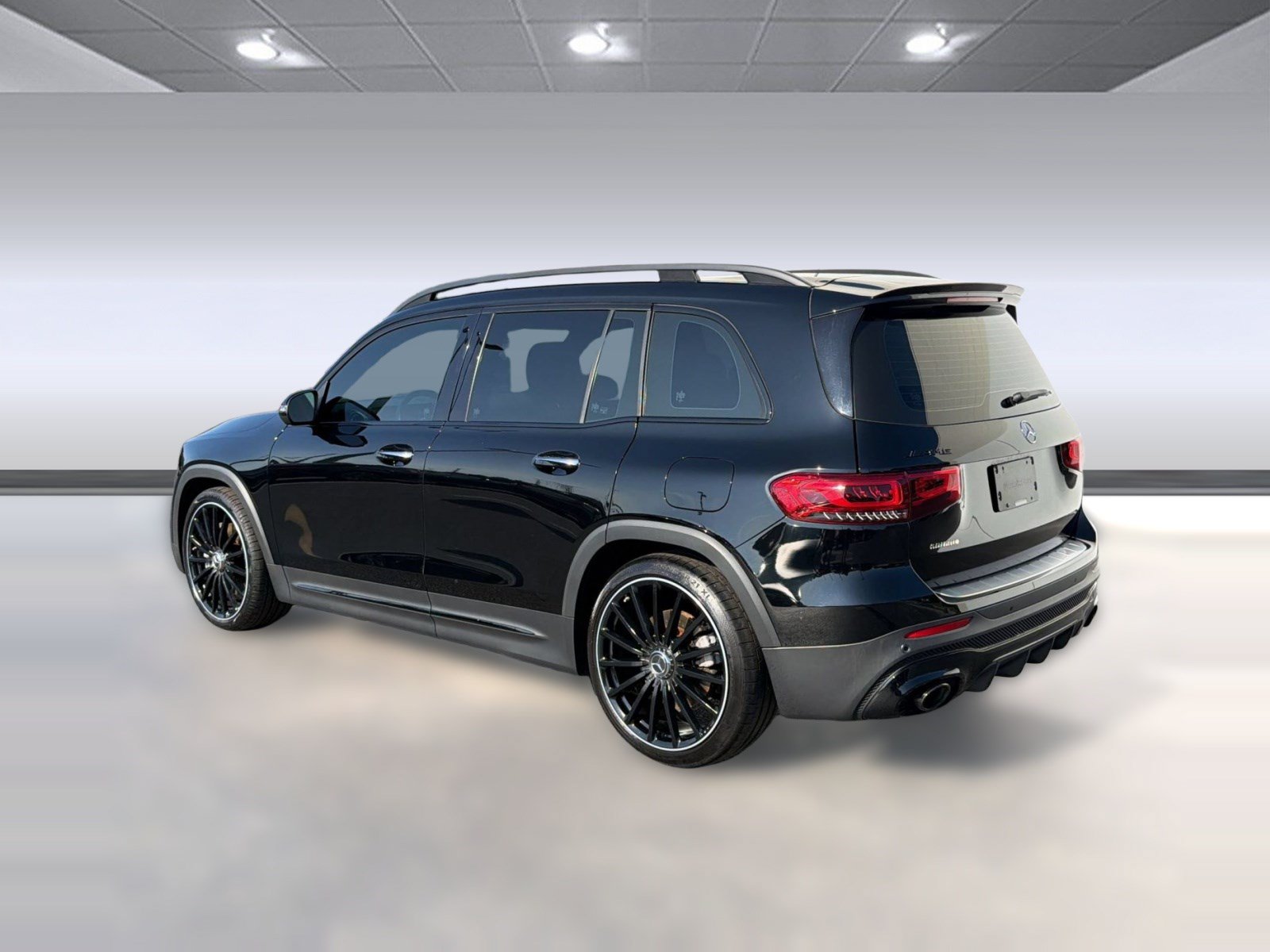 Used 2023 Mercedes-Benz GLB 35 AMG 4MATIC image 3