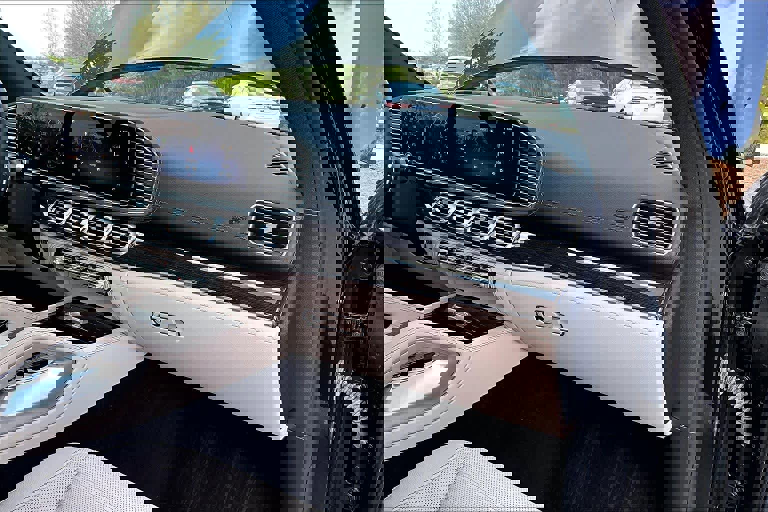 Used 2024 Mercedes-Benz GLE 450e 4MATIC image 18